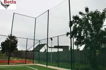 Siatki Miastko - Piłkochwyty na boiska w szkole, solida ochrona boiska dla terenów Miastka